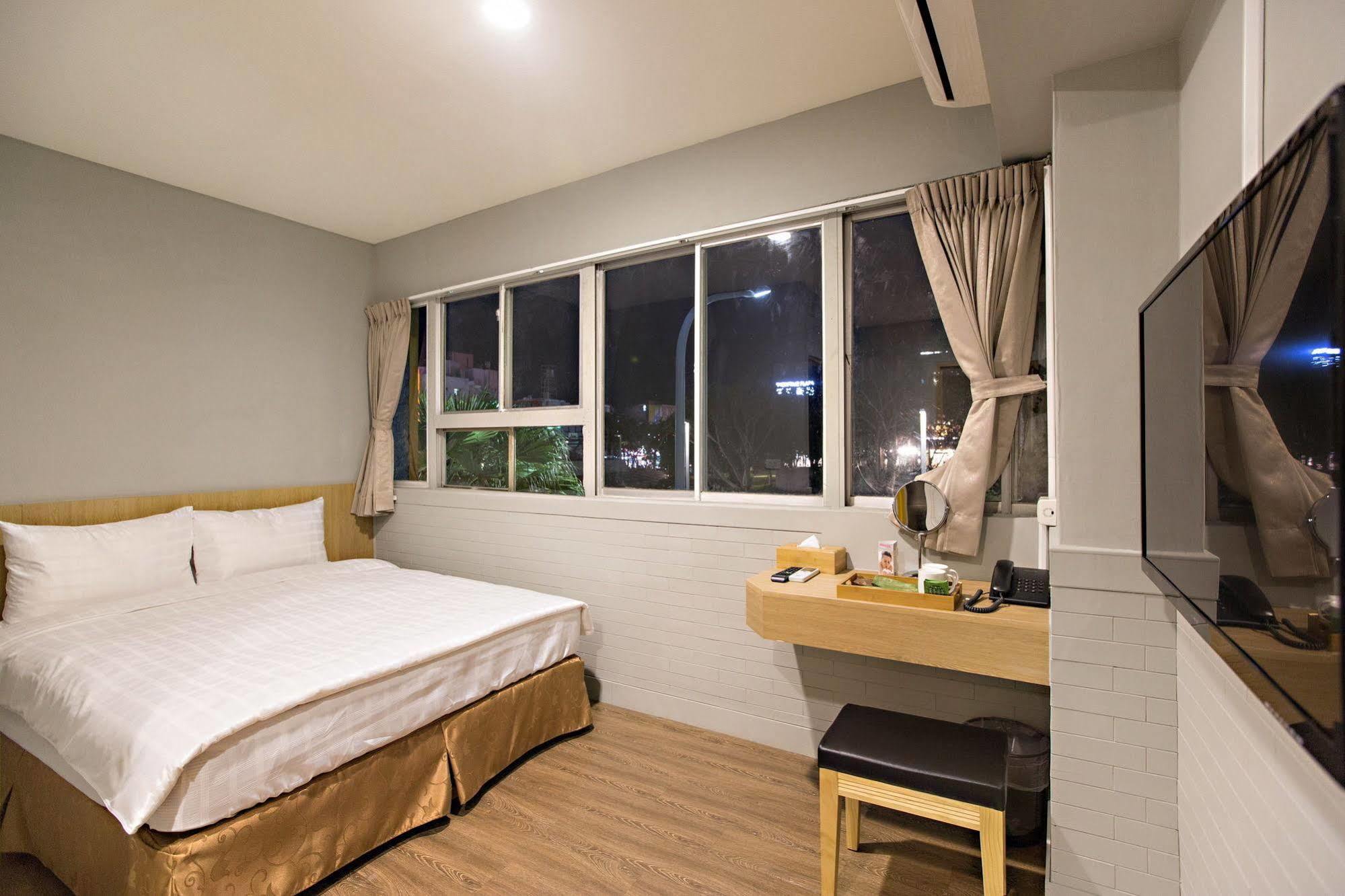 Traveller-Inn Day Moon Hotel T'ai-tung Exterior foto