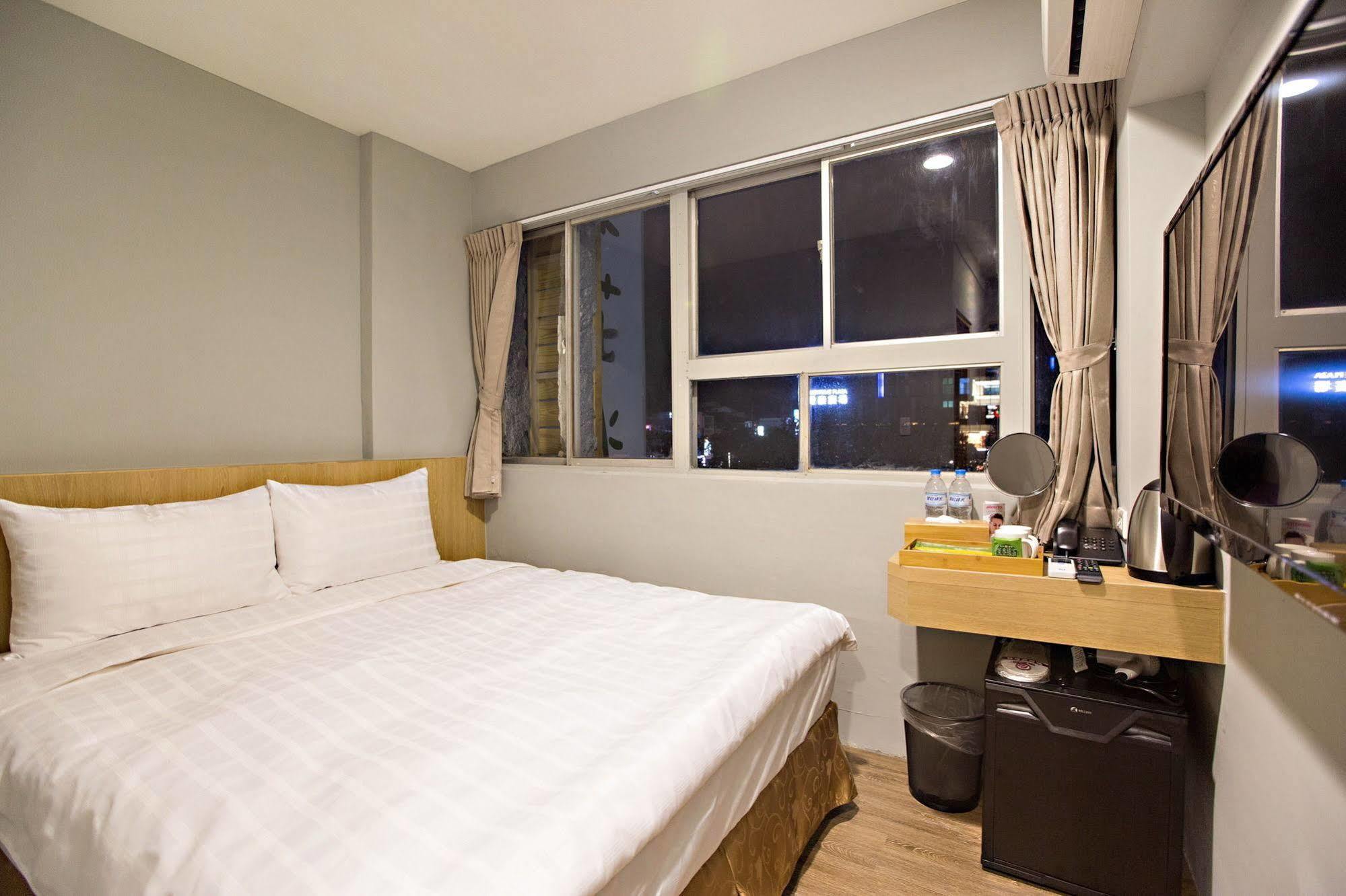 Traveller-Inn Day Moon Hotel T'ai-tung Exterior foto