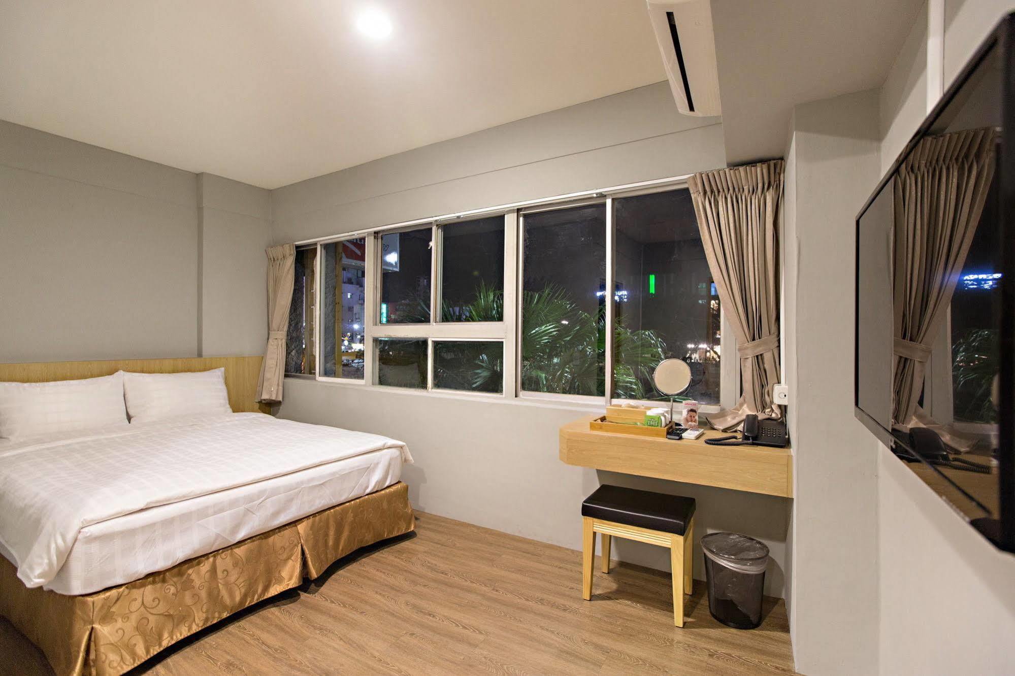 Traveller-Inn Day Moon Hotel T'ai-tung Exterior foto