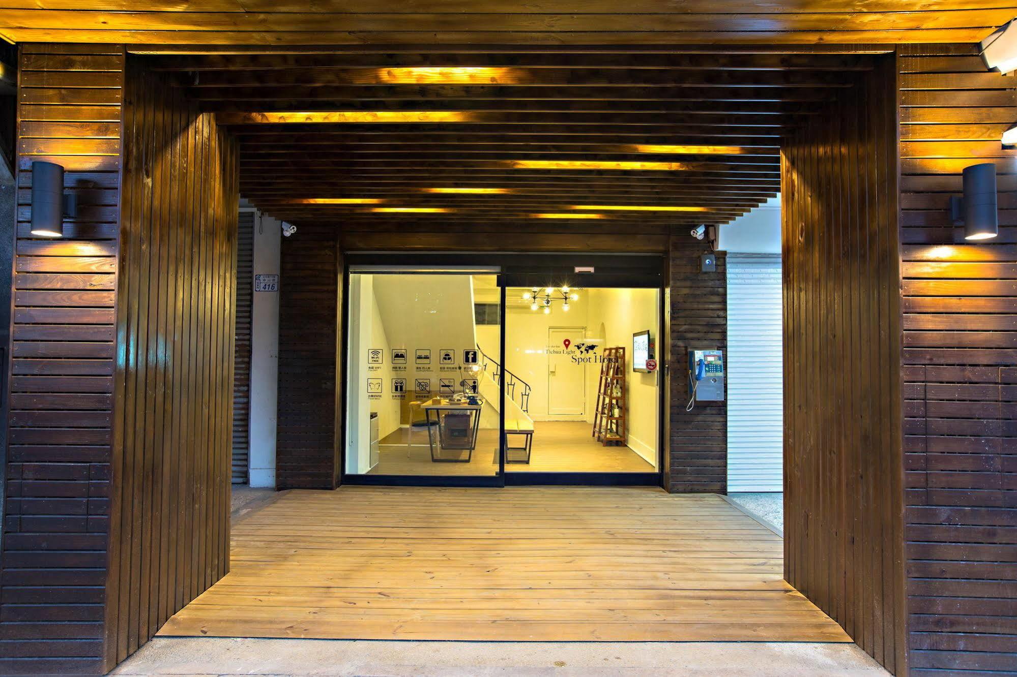 Traveller-Inn Day Moon Hotel T'ai-tung Exterior foto
